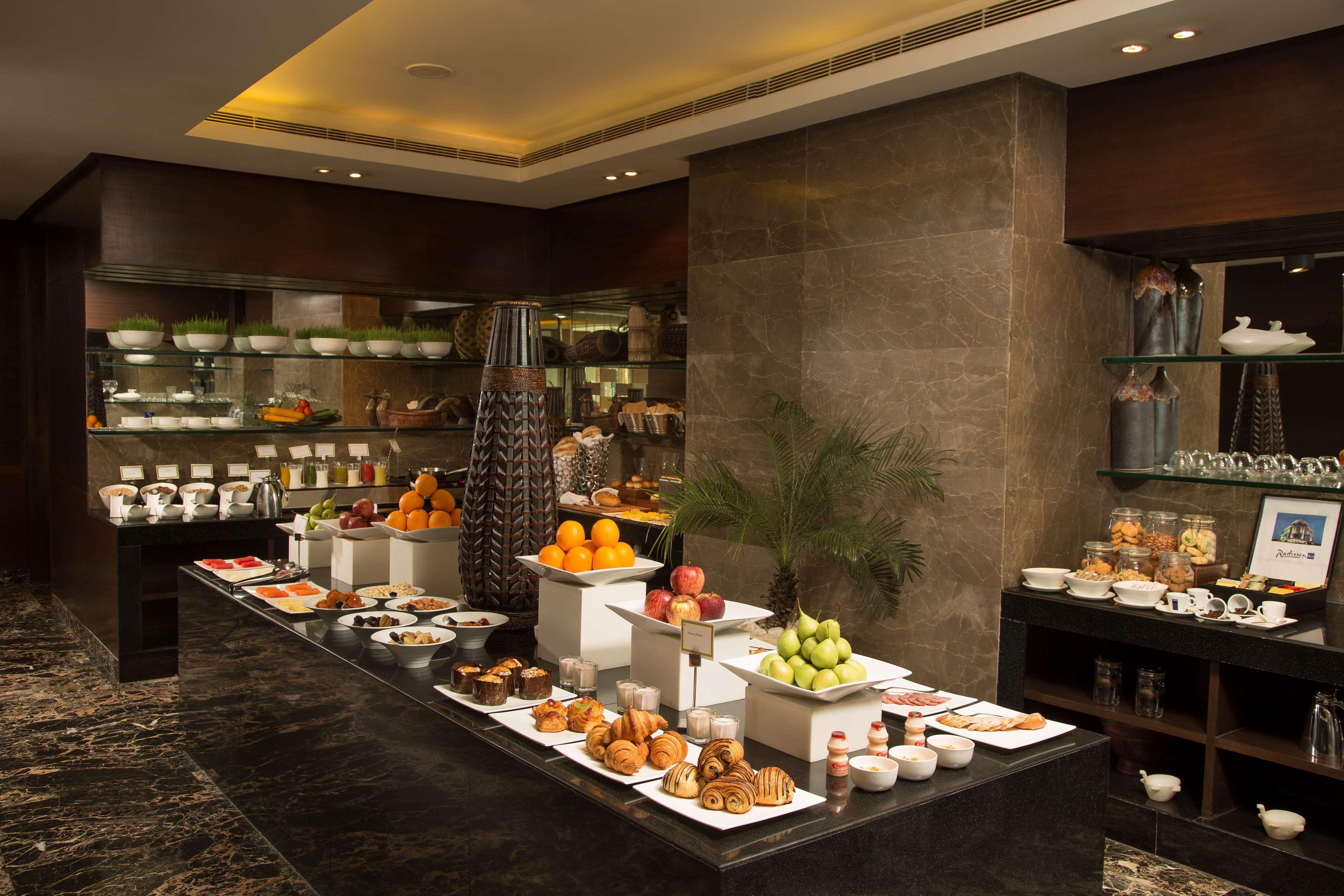 Hotel Radisson Blu Kaushambi Delhi Ncr Ghaziabad Zewnętrze zdjęcie